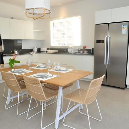 Obiches Luxury Beachfront Apartment Trou-Aux-Biches Extérieur photo