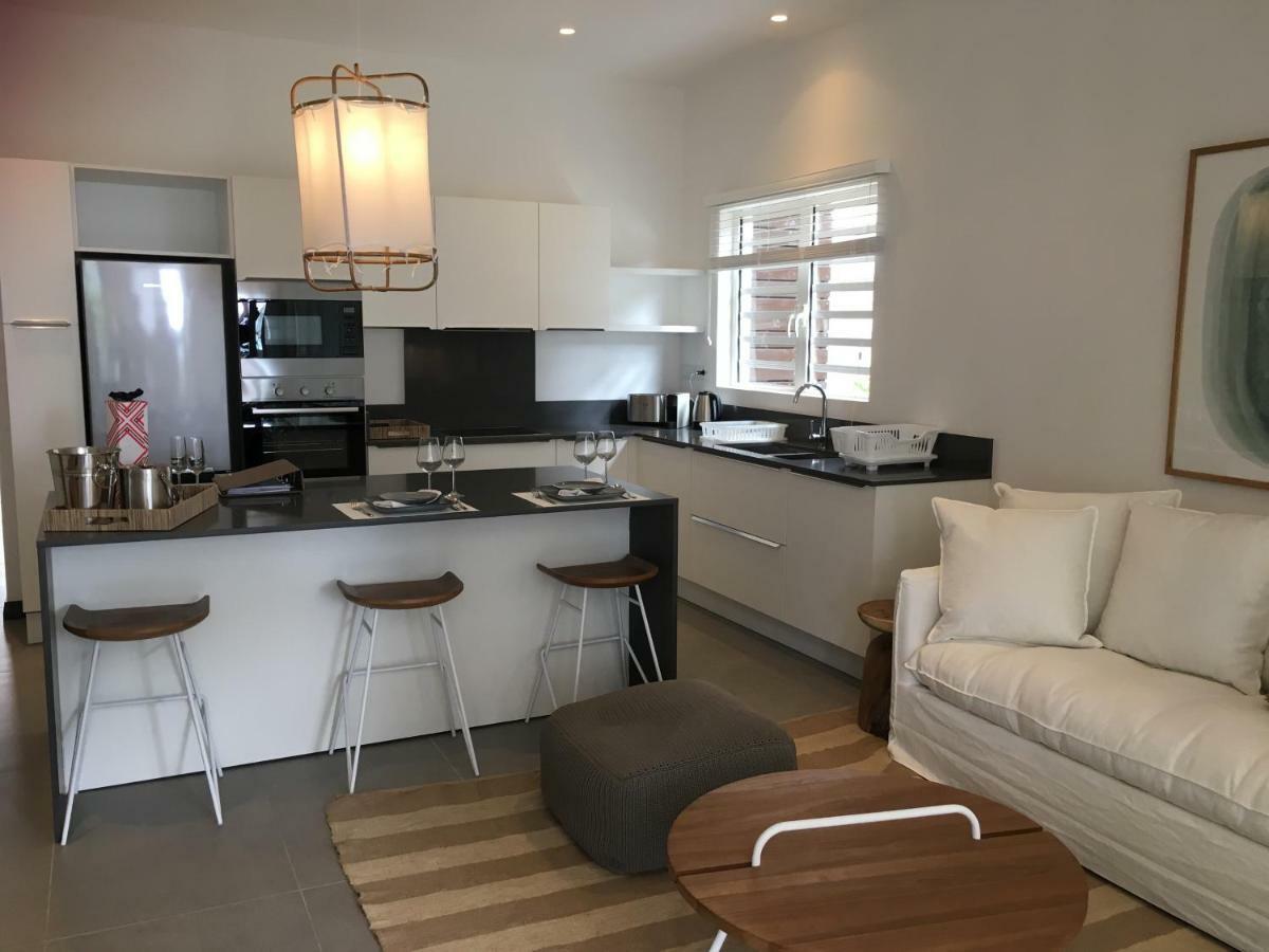 Obiches Luxury Beachfront Apartment Trou-Aux-Biches Extérieur photo