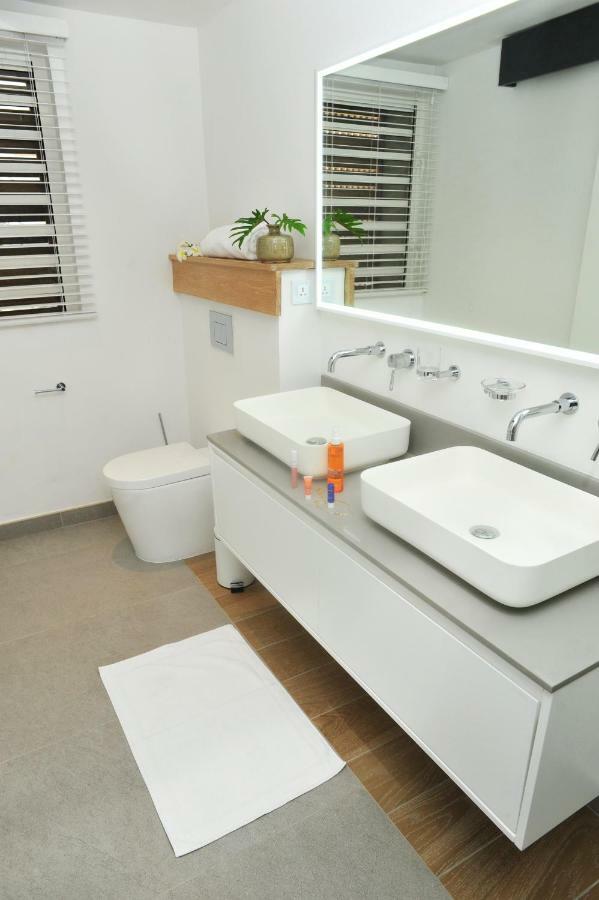 Obiches Luxury Beachfront Apartment Trou-Aux-Biches Extérieur photo