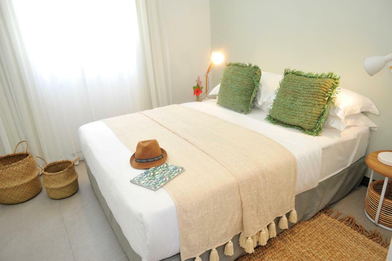 Obiches Luxury Beachfront Apartment Trou-Aux-Biches Extérieur photo