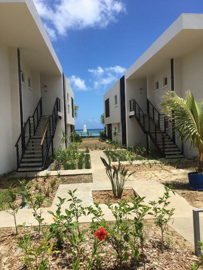 Obiches Luxury Beachfront Apartment Trou-Aux-Biches Extérieur photo
